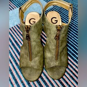 G by GUESS Wedge Heel, Size 8